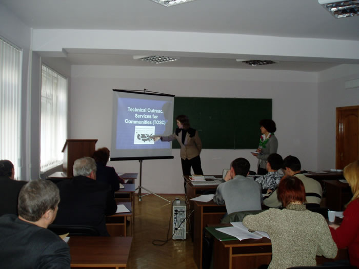 KSU shares information on community technical outreach with Ukrainian extension specialists